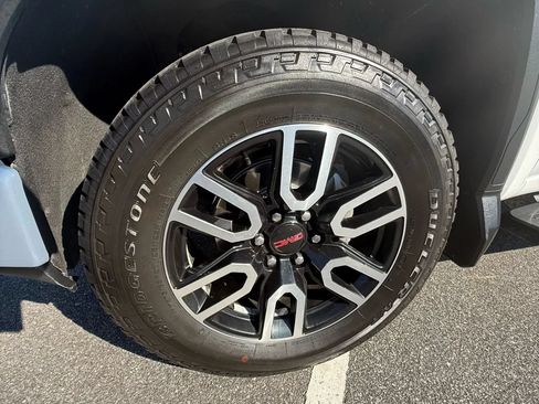 Used 2019 GMC Sierra 1500 AT4 w/ AT4 Premium Package AWD/4WD image 29