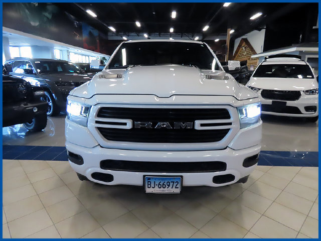 Used 2024 RAM 1500 Laramie AWD/4WD image 3