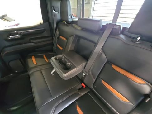 Used 2023 GMC Sierra 1500 AT4 w/ Technology Package AWD/4WD image 27