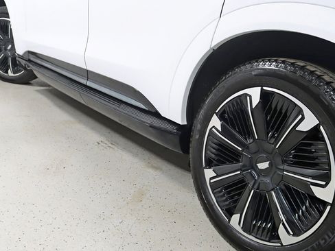 Used 2025 Cadillac Escalade IQ Sport 2 AWD/4WD image 13