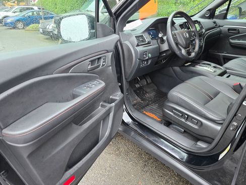 Used 2023 Honda Passport TrailSport image 19