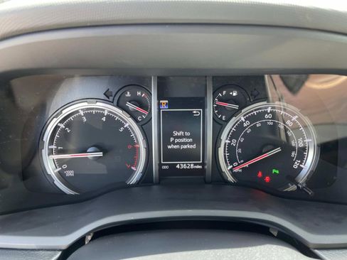 Used 2024 Toyota 4Runner Limited RWD image 31