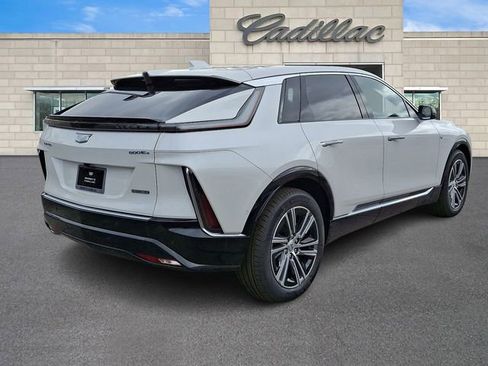 New 2025 Cadillac Lyriq Luxury image 3