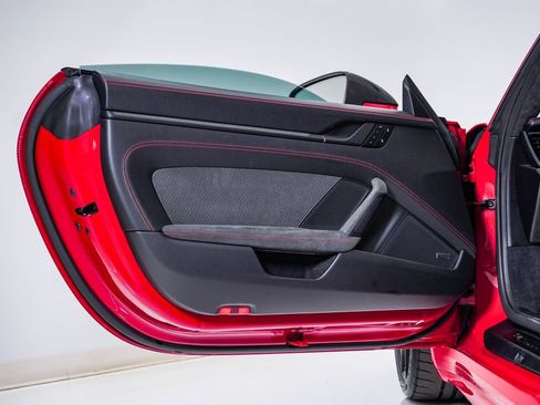 Certified 2025 Porsche 911 Carrera GTS RWD image 30