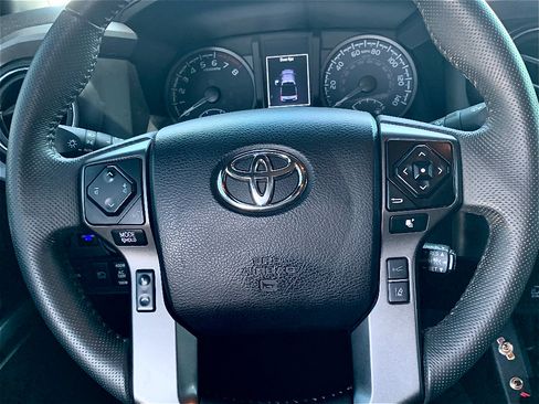 Used 2023 Toyota Tacoma TRD Sport w/ Technology Package AWD/4WD image 14