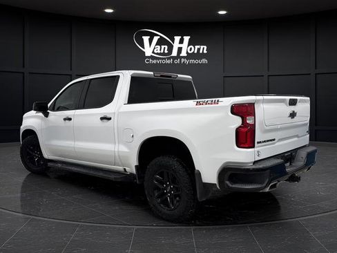 Used 2021 Chevrolet Silverado 1500 LT Trail Boss w/ Convenience Package II image 3