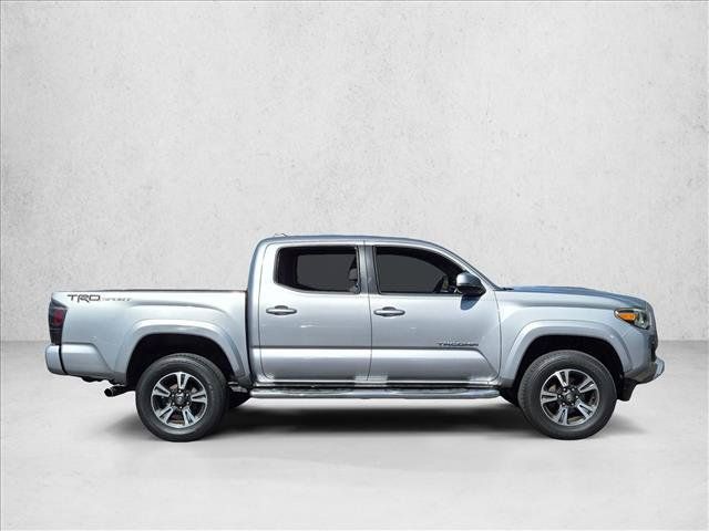 Used 2016 Toyota Tacoma TRD Sport w/ Towing Package RWD image 4