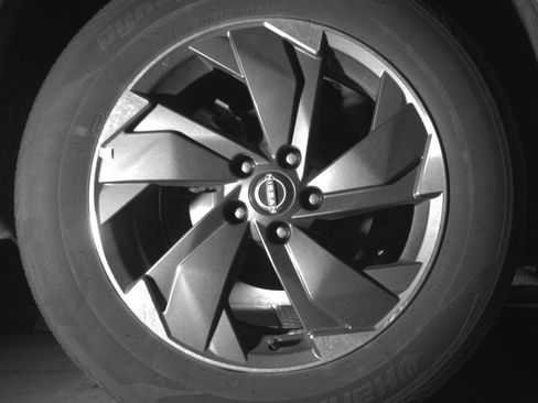 Used 2025 Nissan Rogue SV AWD/4WD image 15