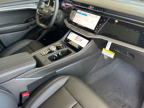 New 2025 Jeep Wagoneer S Limited image 13