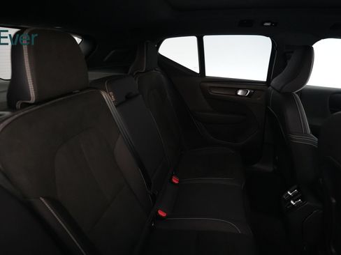 Used 2023 Volvo XC40 Recharge Plus AWD/4WD image 5