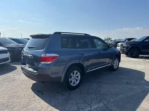 Used 2013 Toyota Highlander Plus FWD image 6