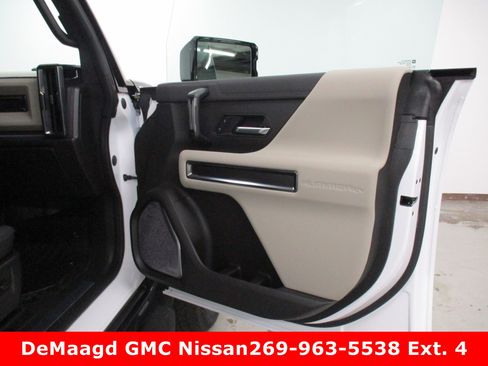New 2026 GMC Hummer EV SUV image 16