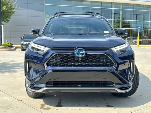 Used 2022 Toyota RAV4 XSE w/ Premium Package AWD/4WD image 4