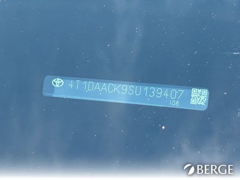 Used 2025 Toyota Camry LE image 13