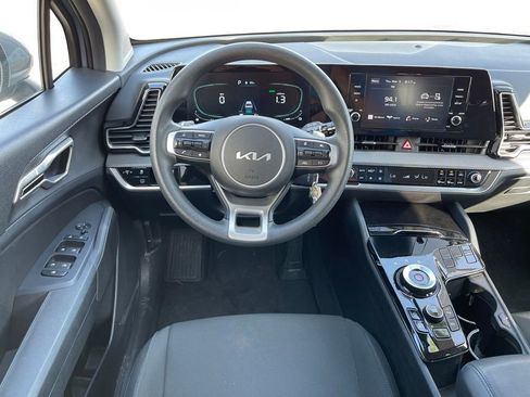 Used 2023 Kia Sportage LX image 12
