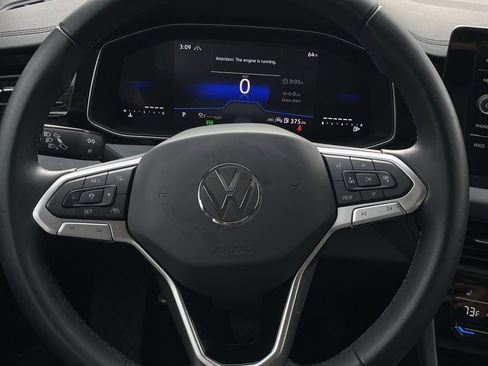 Used 2025 Volkswagen Jetta SE image 12