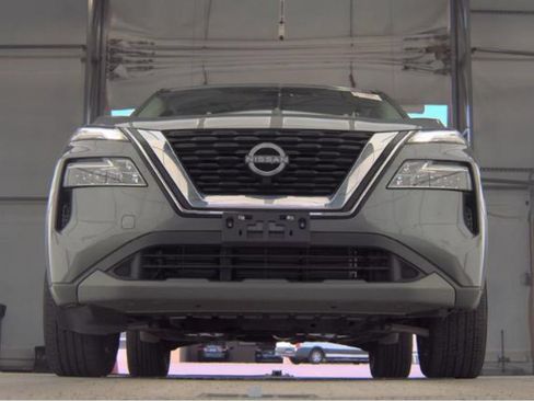 Used 2023 Nissan Rogue SV AWD/4WD image 3