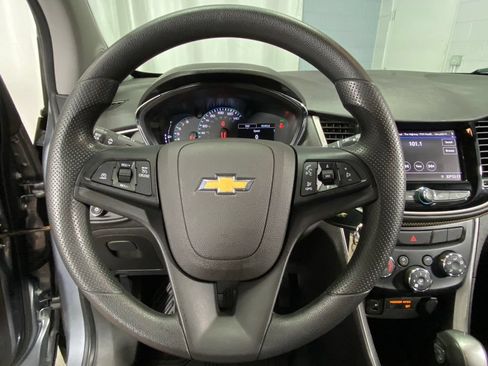 Used 2020 Chevrolet Trax LT FWD image 20