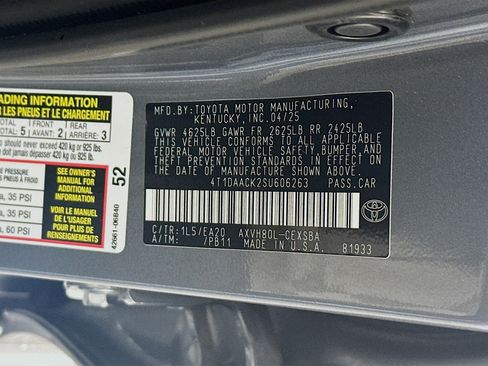 Used 2025 Toyota Camry SE FWD image 12