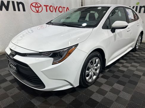 Used 2026 Toyota Corolla LE FWD image 3