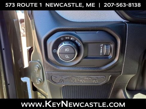 New 2026 Jeep Gladiator Sport AWD/4WD image 8