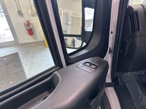 Used 2024 RAM ProMaster 2500 FWD image 24