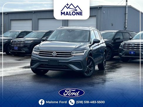 Used 2024 Volkswagen Tiguan SE image 1