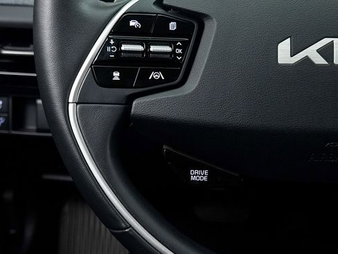 Used 2023 Kia EV6 Wind w/ Wind Technology Package image 20