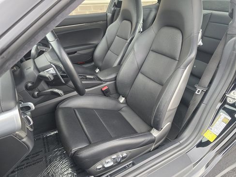 Used 2017 Porsche 911 Turbo image 5