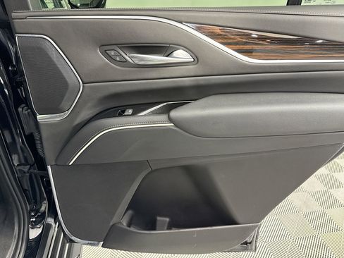 Used 2023 Cadillac Escalade Premium Luxury image 27