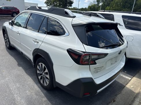 Used 2023 Subaru Outback Touring XT AWD/4WD image 9