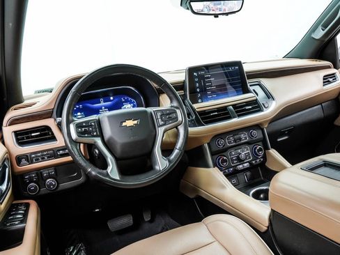 Used 2023 Chevrolet Tahoe Premier AWD/4WD image 4