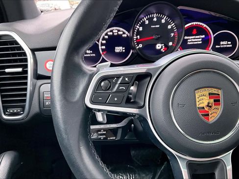 Used 2023 Porsche Cayenne image 44
