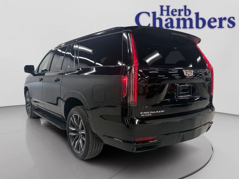 Used 2023 Cadillac Escalade ESV Sport image 3