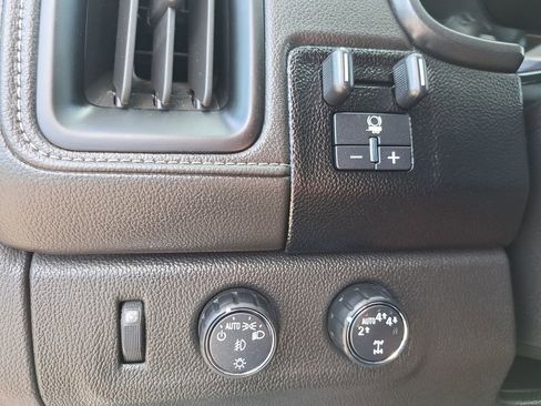 Used 2020 GMC Canyon Denali image 27