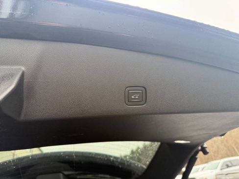 Used 2023 Cadillac XT6 Luxury image 24