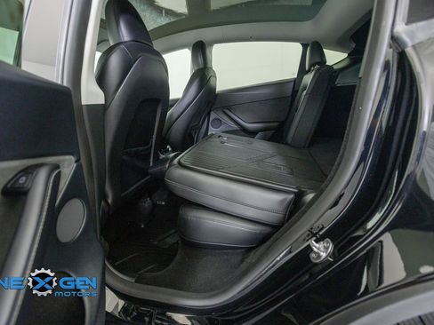 Used 2024 Tesla Model Y Performance AWD/4WD image 27