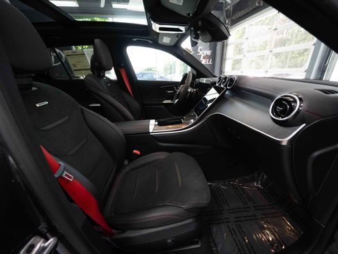 Used 2025 Mercedes-Benz GLC 43 AMG 4MATIC image 27