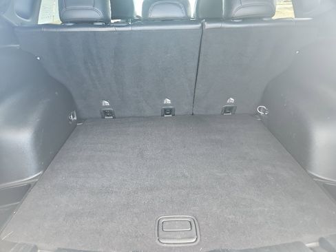 Used 2023 Jeep Compass Limited image 14