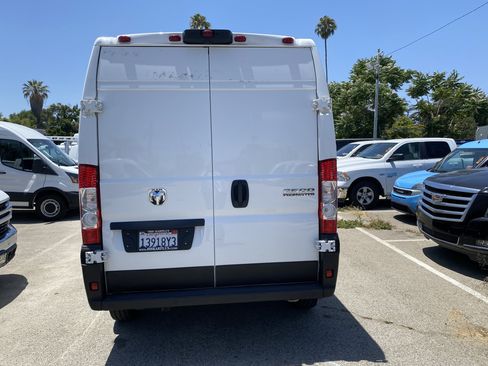 Used 2024 RAM ProMaster 2500 w/ Safety Group FWD image 9