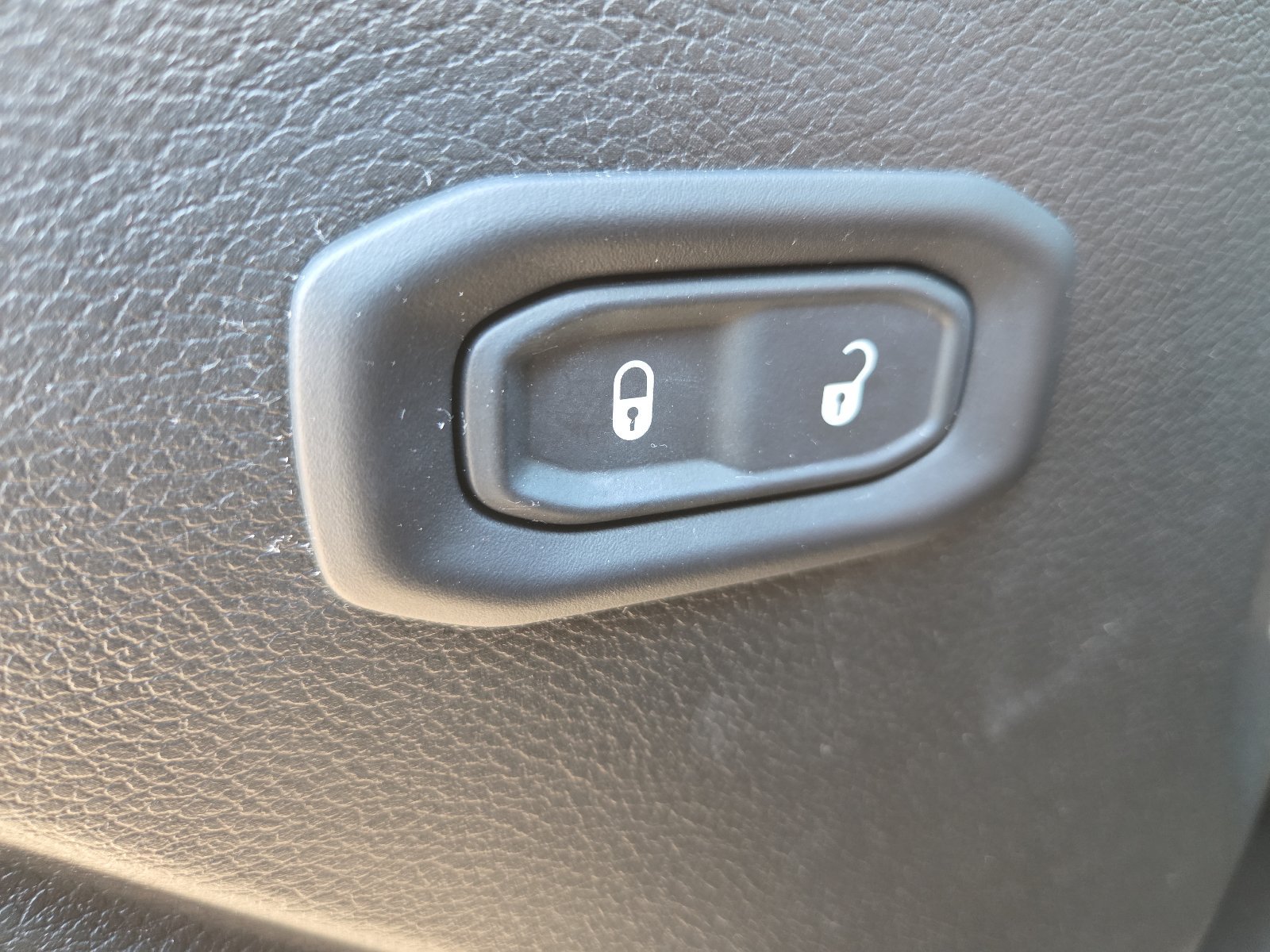 Used 2023 Jeep Gladiator Sport AWD/4WD image 14