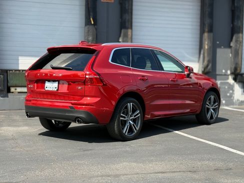 Used 2019 Volvo XC60 T5 Momentum w/ Premium Package AWD/4WD image 3