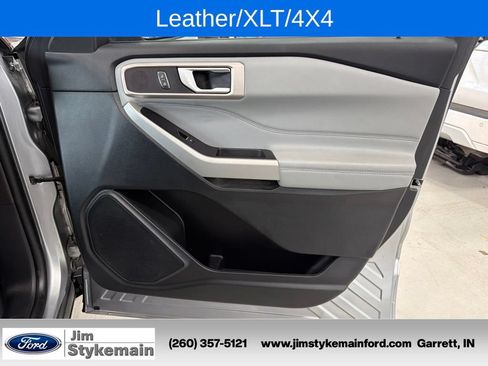 Used 2023 Ford Explorer XLT w/ XLT Sport Appearance Package AWD/4WD image 37