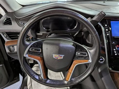 Used 2016 Cadillac Escalade Luxury image 36