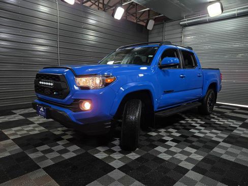 Used 2021 Toyota Tacoma SR5 w/ Blackout Package (TMS) image 38