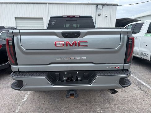 Used 2025 GMC Sierra 2500 AT4 w/ Technology Package AWD/4WD image 10