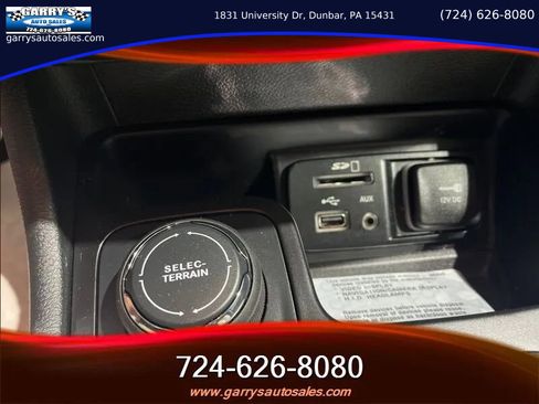 Used 2016 Jeep Cherokee Sport image 18