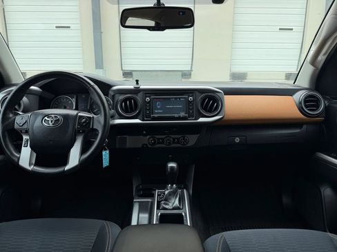 Used 2017 Toyota Tacoma SR5 w/ Tow Package RWD image 13