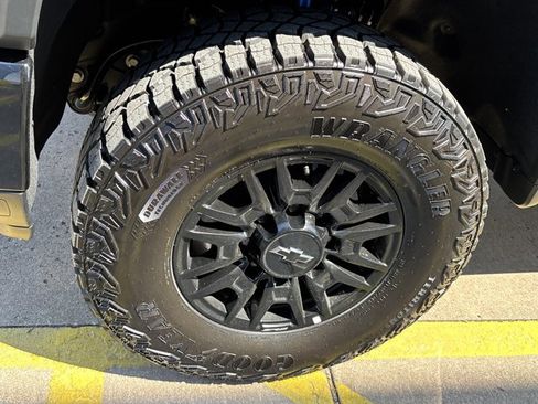 New 2026 Chevrolet Silverado 2500 ZR2 w/ LPO, Dark Essentials Package AWD/4WD image 11