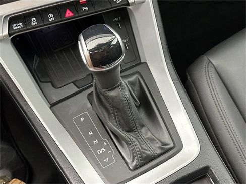 Used 2024 Audi Q3 2.0T Premium image 15